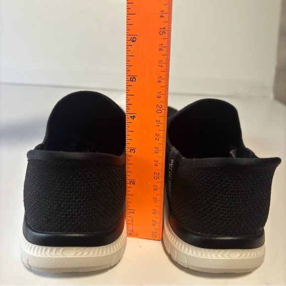 Skechers air cooled memory foam hands-free virtue slip ins black 7 LIKE NEW - Picture 6 of 10